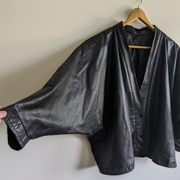 Vintage batwing leather jacket - Picture 3 of 7